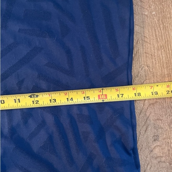 Under Armour Women’s T-Shirt - Picture 9 of 9